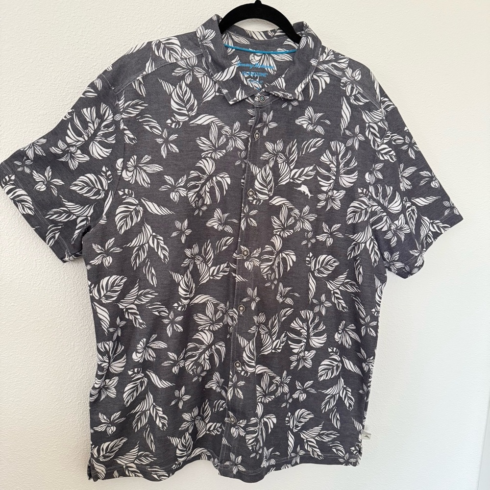 Tommy Bahama Island Zone Knit   Moisture Wicking Charcoal Tropical Camp Shirt XL